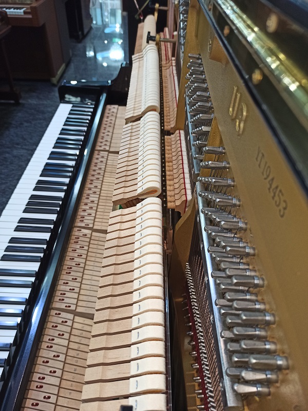 台裝YAMAHA U3 4