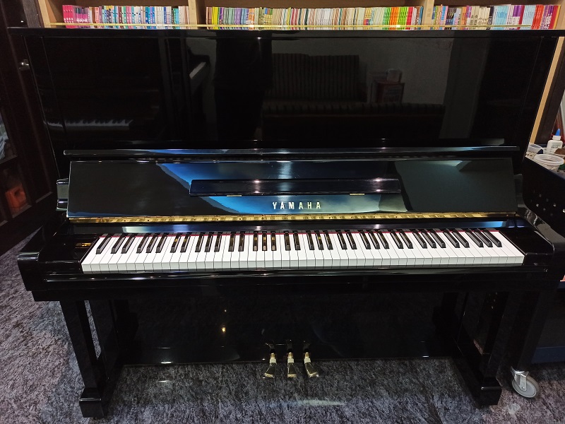 台裝YAMAHA U3