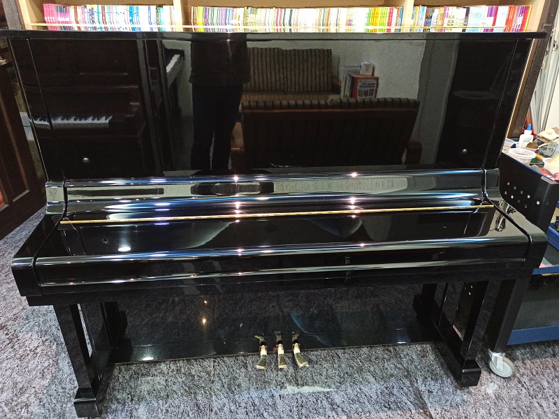台裝YAMAHA U3